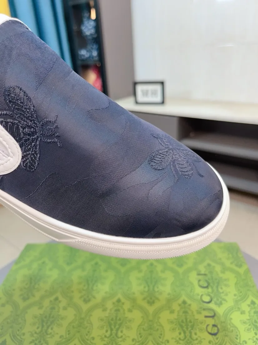 Men's shoes 💰360🌹🌹GUCCI [Gucci] New high-end brand of men's shoes, the latest fashionable casual men's shoes, trendy and versatile style, relaxed and sporty style, uppers imported from Italy, genuine leather lining and ultra-fine workmanship. Original personalized fashionable rubber wear-resistant outsole, light and comfortable on the foot, size 38-44